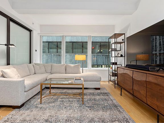 3rd image of 90 William St APT 4C