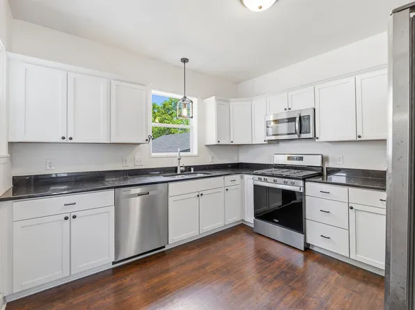 608 N Center St, Beaver Dam, WI 53916
