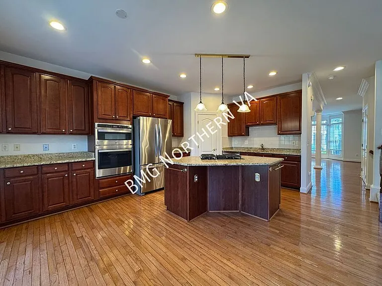 3091 McKinnon Way — Photo 8