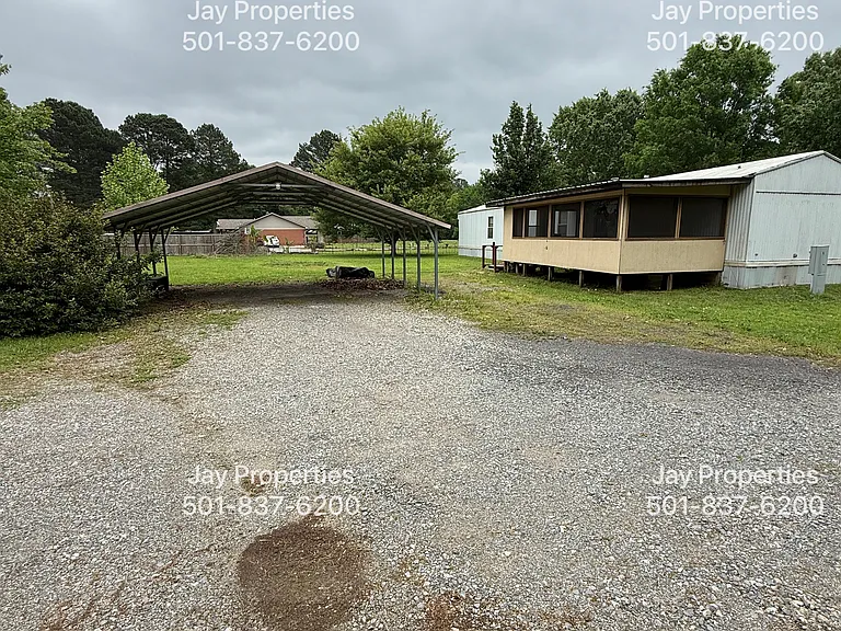 152 Cole Dr — Photo 2