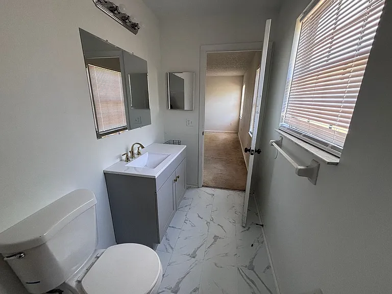 1028 Hickory Rd — Photo 9