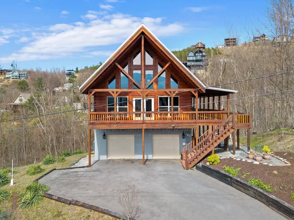 920 W Cedar Ln, Gatlinburg, TN 37738