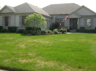 186 Longmeadow Dr, Holland, OH 43528