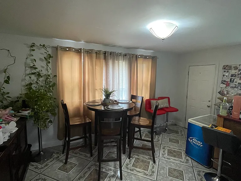 2370 Whittier St — Photo 7