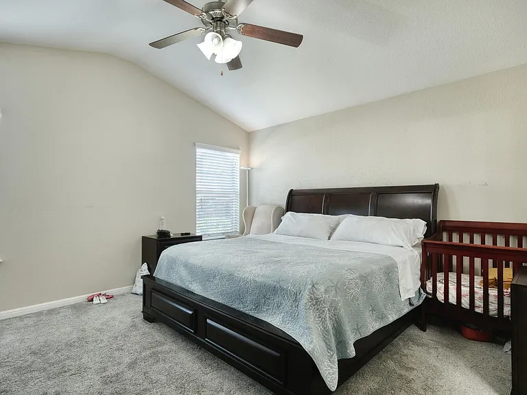413 Alsatian Ln — Photo 4