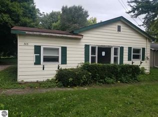 306 W Cottage Ave, Shepherd, MI 48883