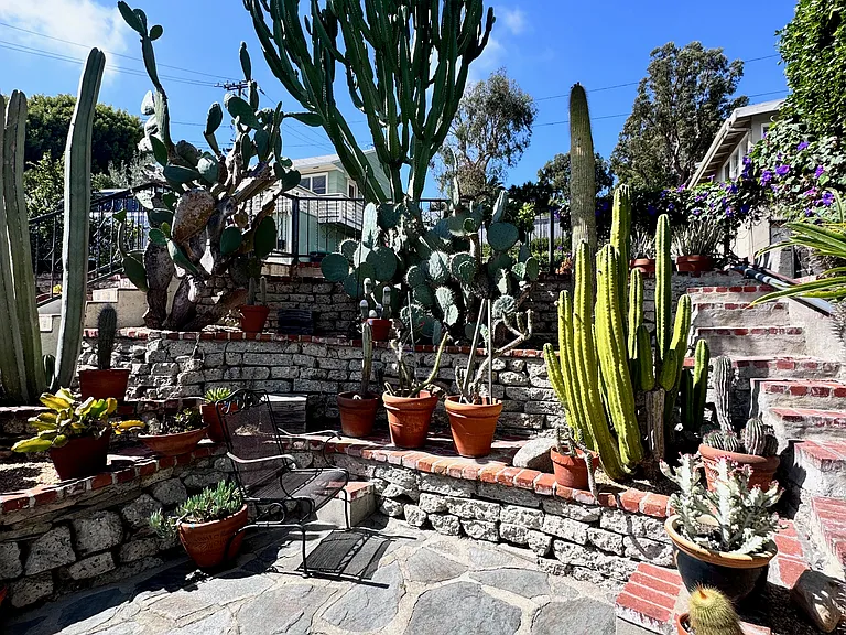 1055 Dyer Pl — Photo 6