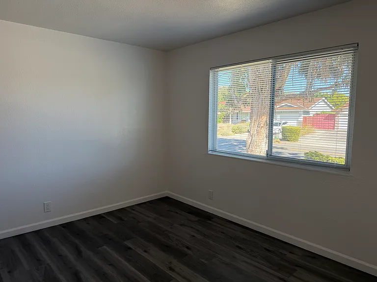 3609 Rowley Dr — Photo 11