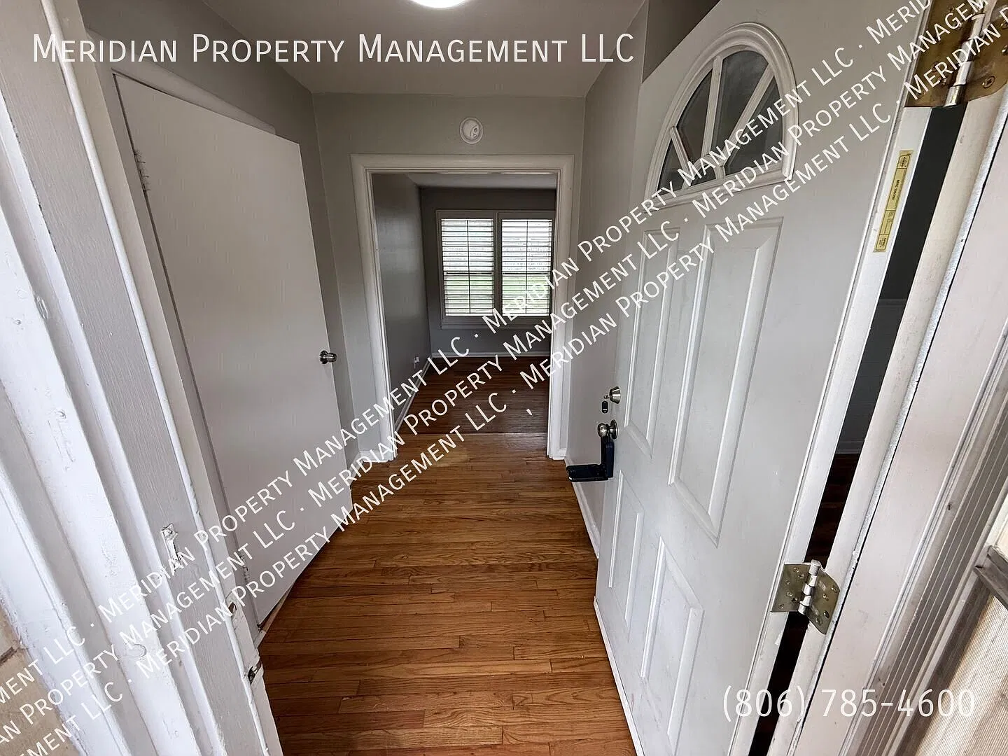 This spacious 3-bedroom — Photo 3