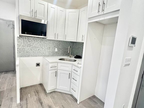 3rd image of 1207 Rogers Ave APT 3B