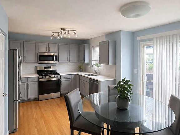5th image of 339 Wedgewood Cir