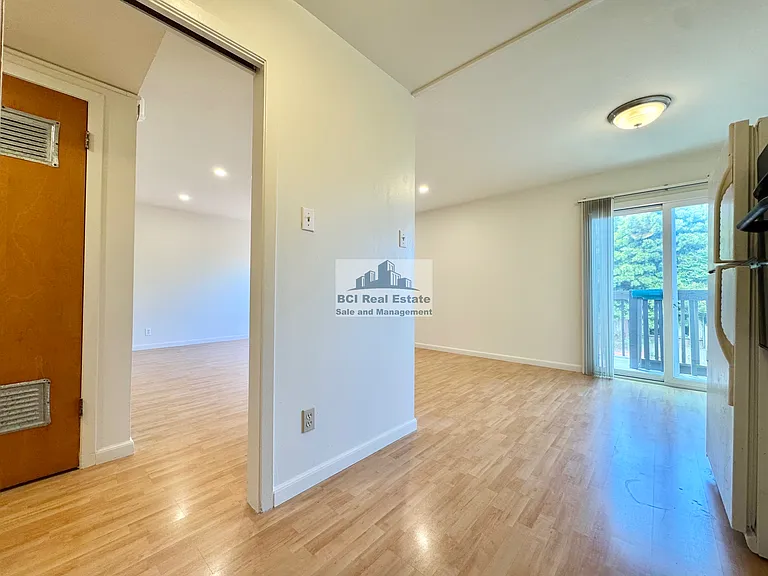1649 12th Ave #6 — Photo 7