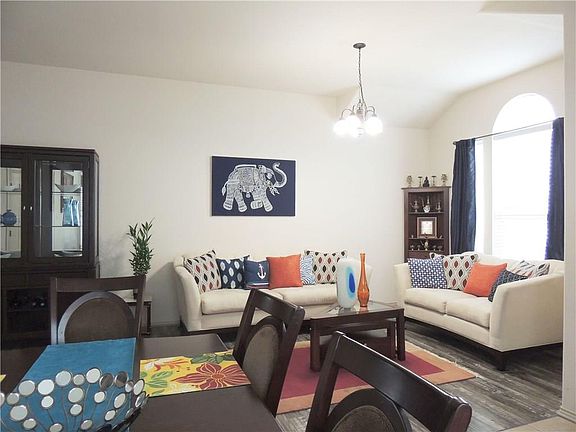 3rd image of 6304 Chalk Hollow Dr