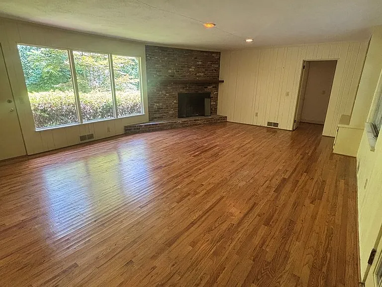21 Red Bird Rd — Photo 3