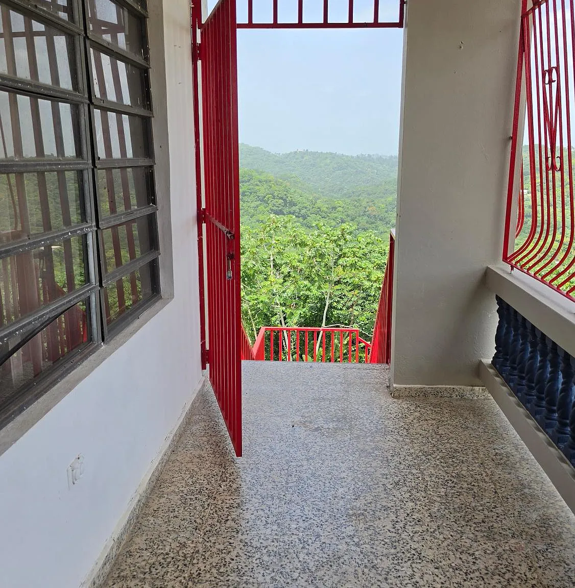 3 bed, 1.0 bath, 1000 sqft, $850 — Photo 3