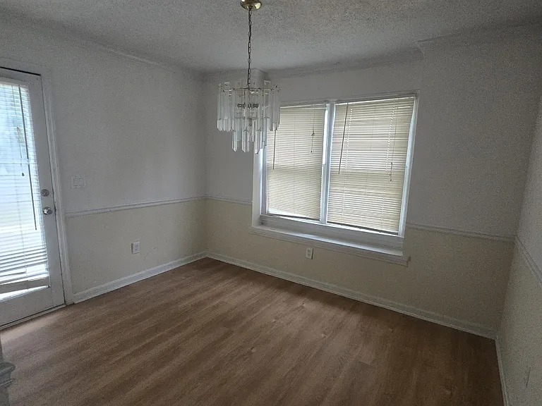 3490 Runnymeade Dr — Photo 4