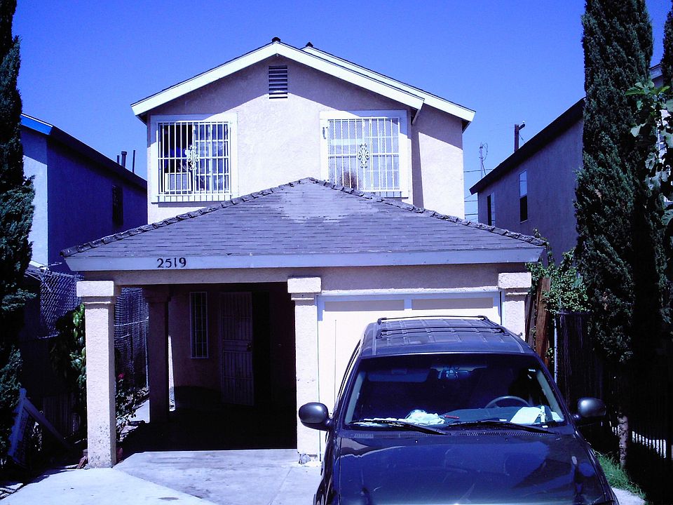 1st image of 2519 E 109th St