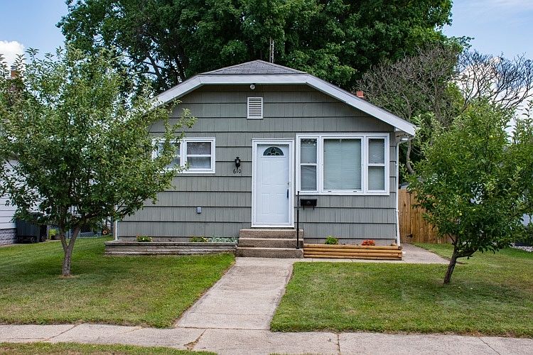 1st image of 610 S 31st St