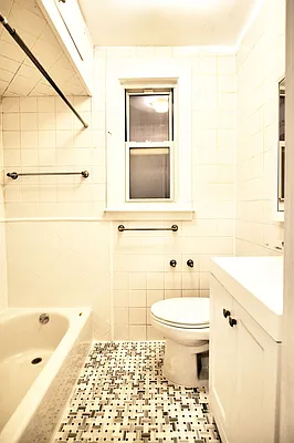 Rented by Mae Equities | media 18