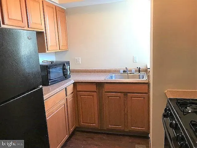 2 bed, $1,200 — Photo 2