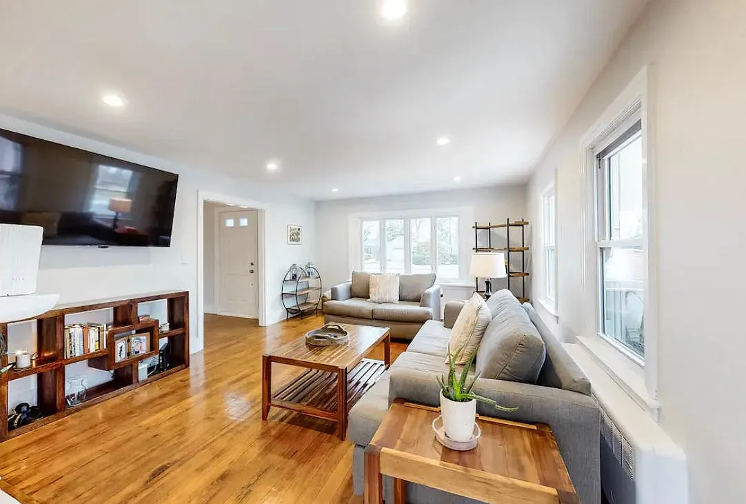 3 bed, 1568 sqft, $2,700 — Photo 1