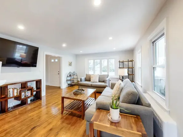 30 Jericho Path, Falmouth, MA 02540