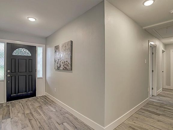 4th image of 10706 Shady River Dr