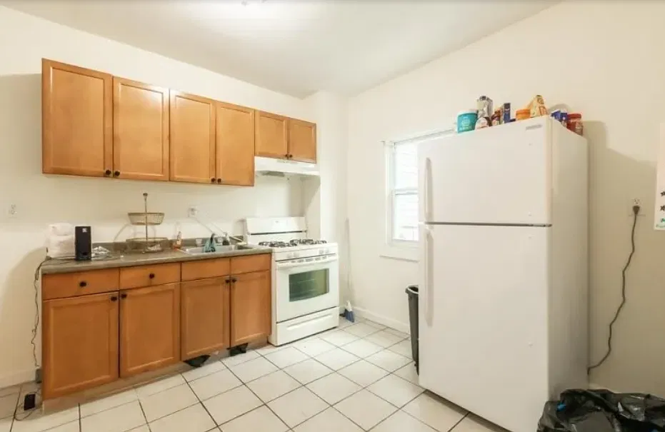 3 bed, 850 sqft, $1,700 — Photo 4