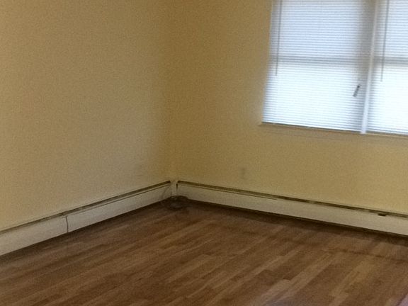 3rd image of 2730 Gunther Ave