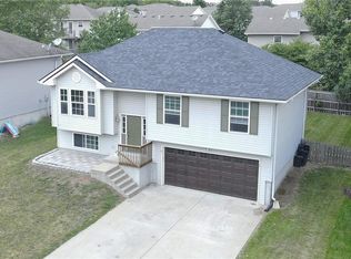 1709 Winding Creek Ln, Cameron, MO 64429