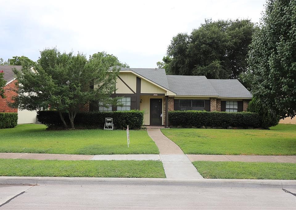 1st image of 2906 Centennial Dr