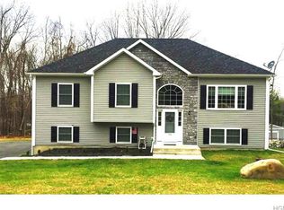 161 Sycamore Dr, New Windsor, NY 12553