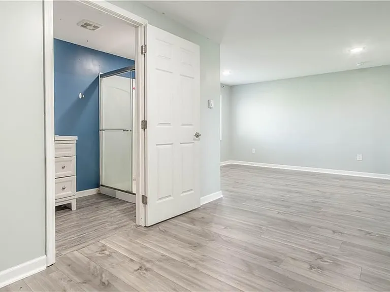 14530 Dodge Ave — Photo 32