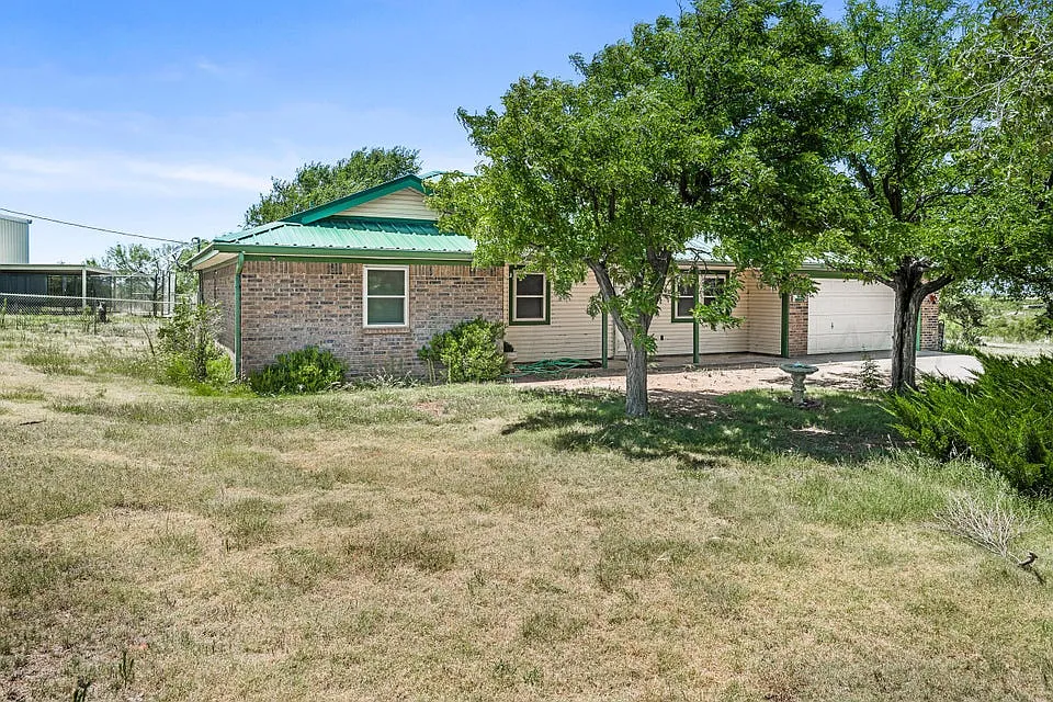3 bed, 1766 sqft, $4,000 — Photo 2