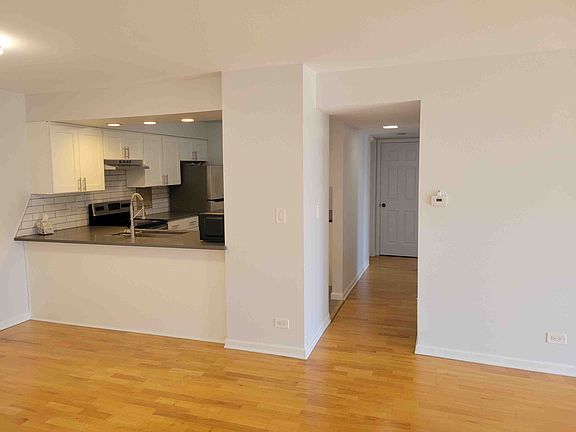 4th image of 4406 Euclid Ave APT 2D