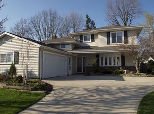 5881 Ashcroft Dr, Mayfield Heights, OH