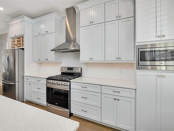 5th image of 53 Water Oak Way