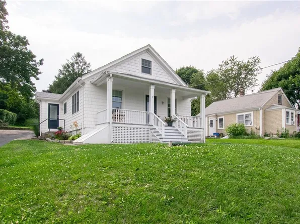 1860 E Main Rd, Portsmouth, RI 02871
