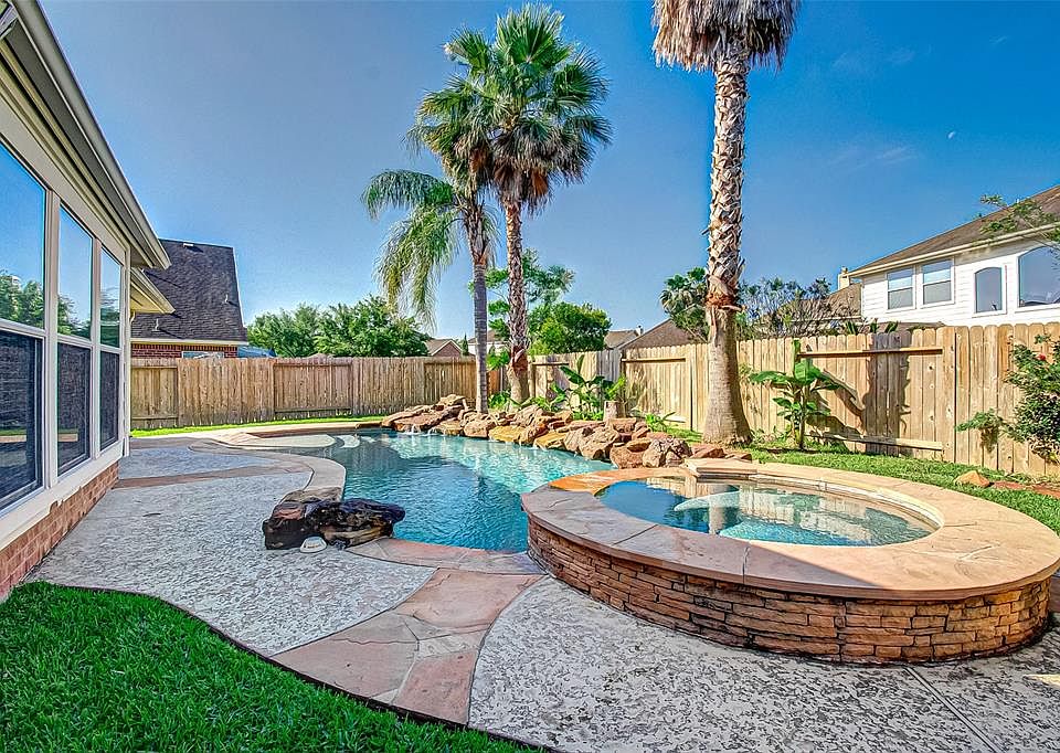 1st image of 4922 Cloudcliff Ln