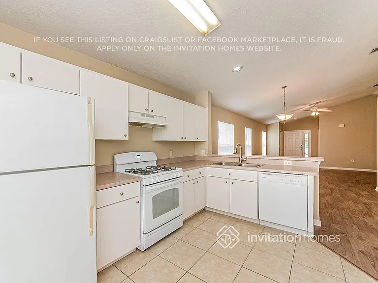 6424 Coral Creek Ct — Photo 9