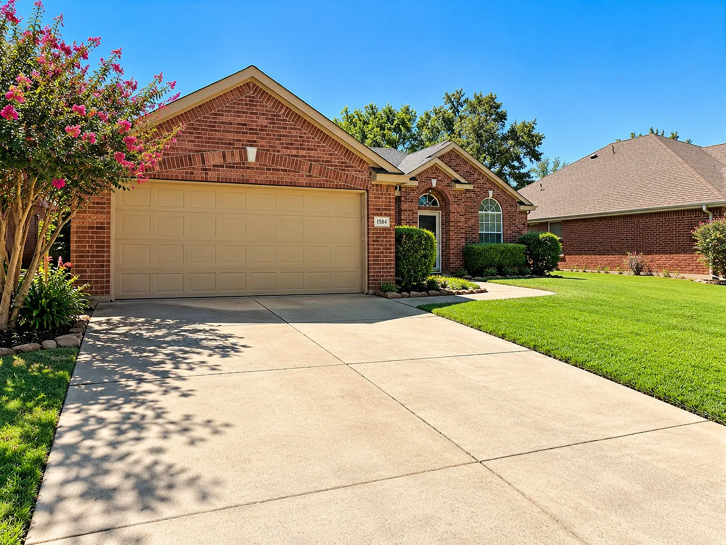 3 bed, 2002 sqft, $2,500 — Photo 4