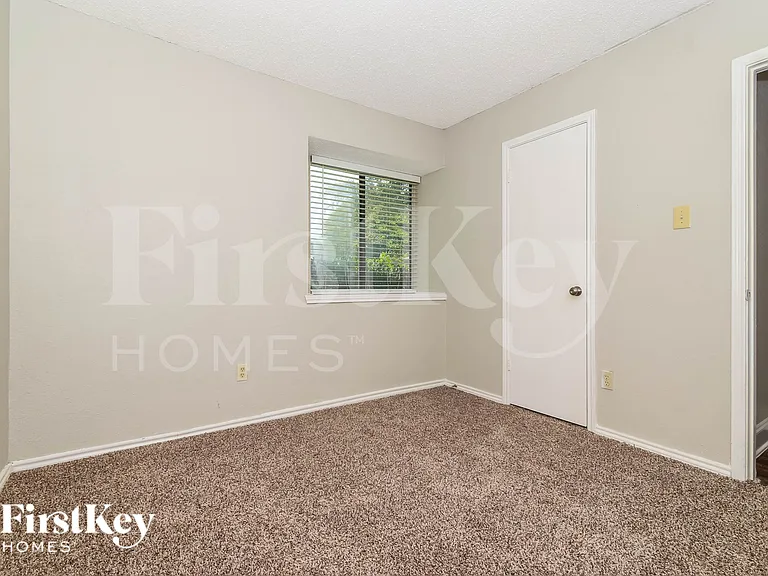 1007 Creighton Ct — Photo 16