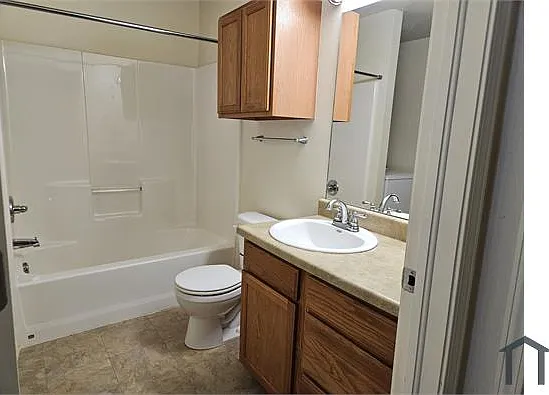 2208 Wewoka St — Photo 4
