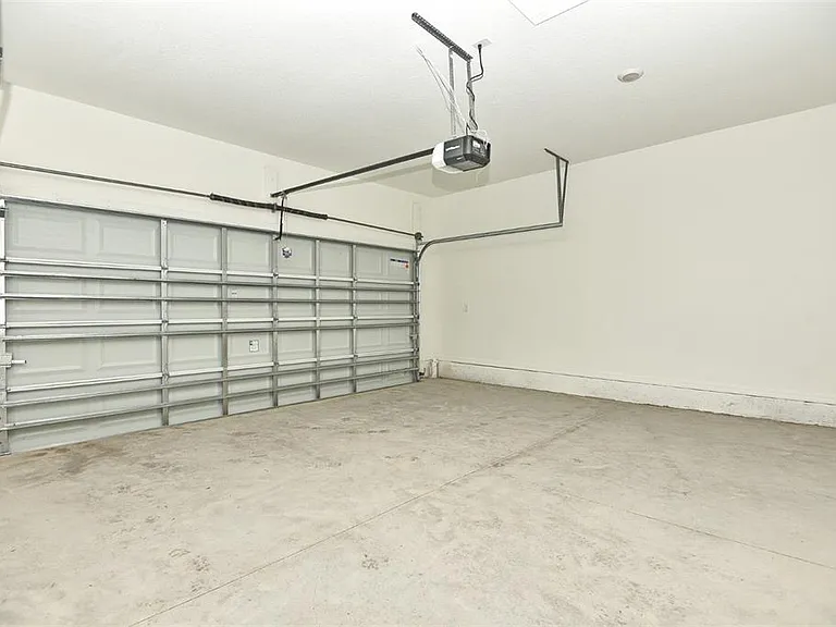2948 Voyager Ave — Photo 29