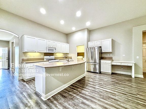 3rd image of 25284 Silverwood Ln