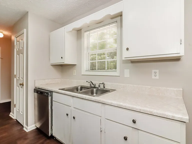 24 Cool Water Ct — Photo 8