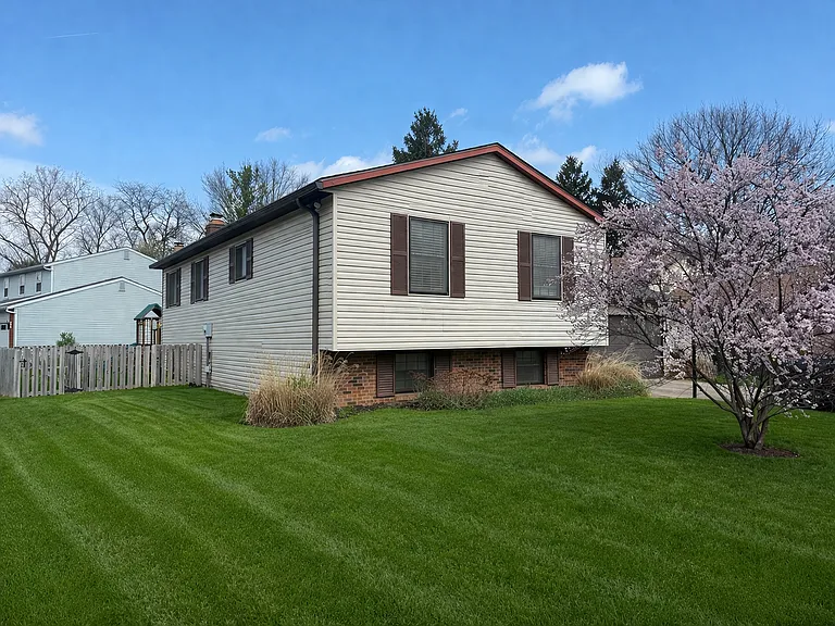 3818 Quail Hollow Dr — Photo 1