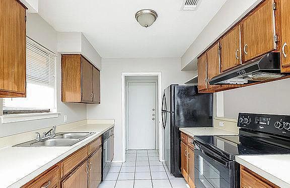 4th image of 6055 Allencrest Dr