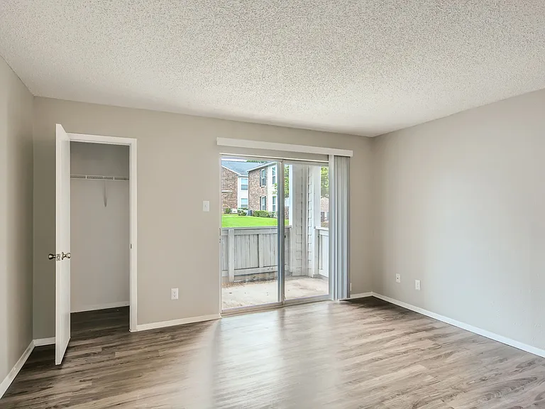 Villas At Waterchase — Photo 38