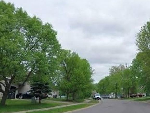 Exterior Neighborhood (street photo)